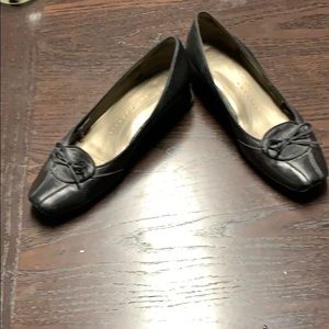 Nine West stacked kitten-heel black shoes